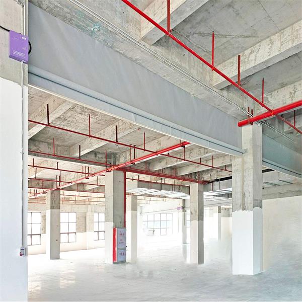 防火布挡烟垂壁的安装